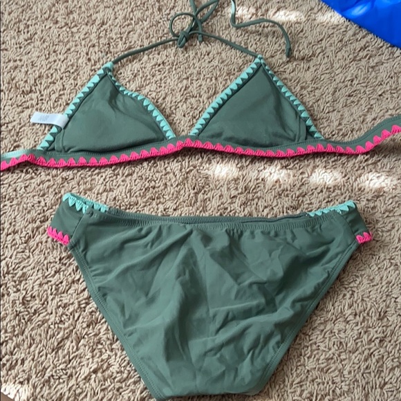 Bikini! - Picture 2 of 4